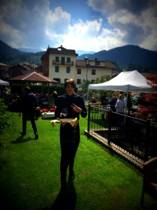 aperitivo in giardino - Hotel Isolabella Primiero - Trentino
