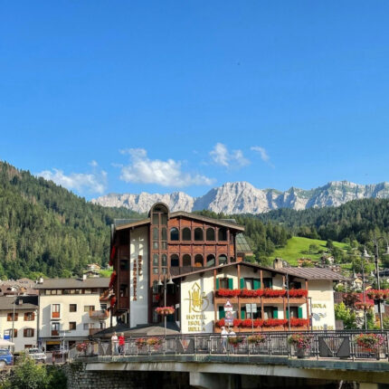 Vista Hotel Isolabella in Trentino in estate