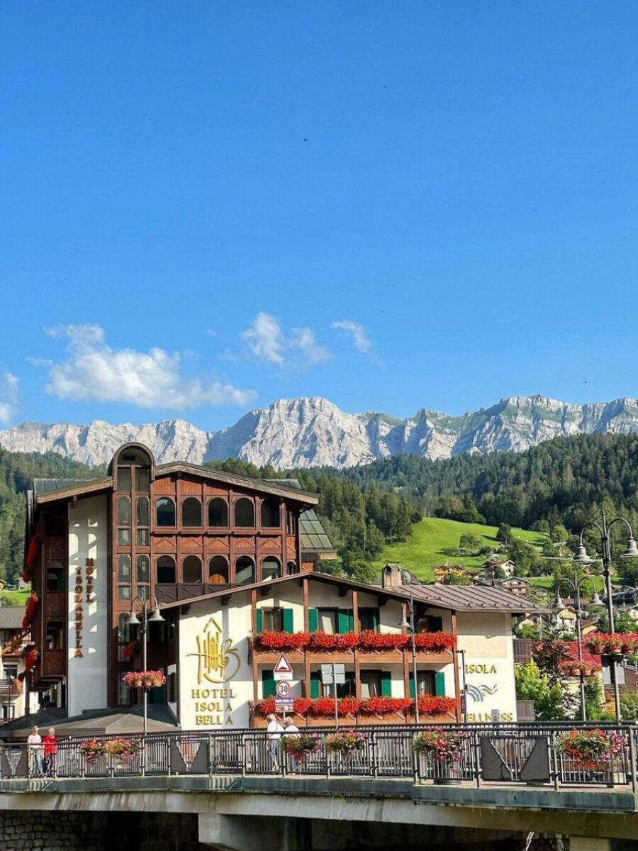 Vista Hotel Isolabella in Trentino in estate