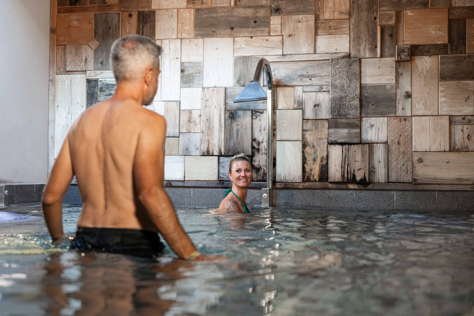 Piscina con lama cervicale Hotel Isolabella